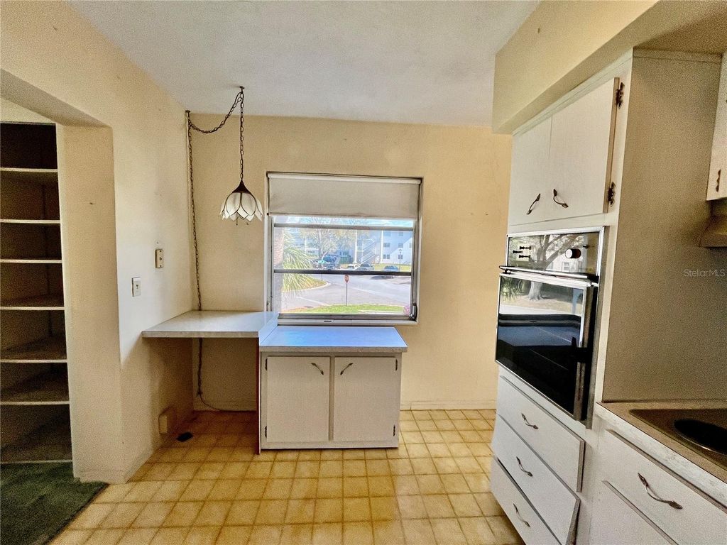 Image 10 of property listing at 2430 BRAZILIA DRIVE 44, Clearwater, FL 33763