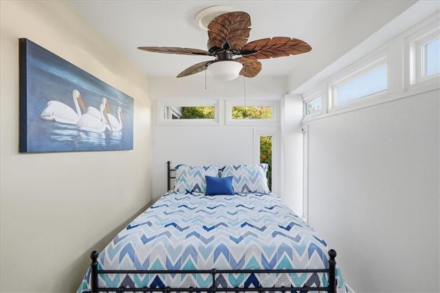 228 Starboard Ave, Rockport, TX 78382