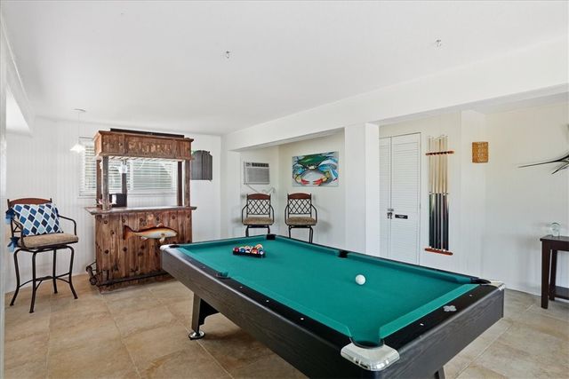 228 Starboard Ave, Rockport, TX 78382