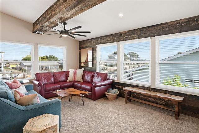228 Starboard Ave, Rockport, TX 78382