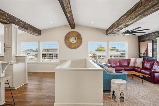 228 Starboard Ave, Rockport, TX 78382