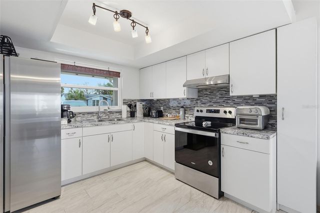 9084 ARNDALE CIRCLE, Tampa, FL 33615