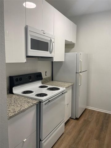 12166 Metric BLVD 243, Austin, TX 78758