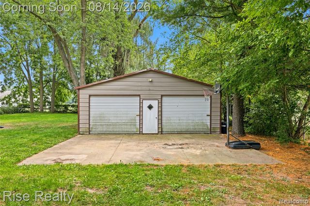 10215 W Frances Road, Flushing, MI 48433