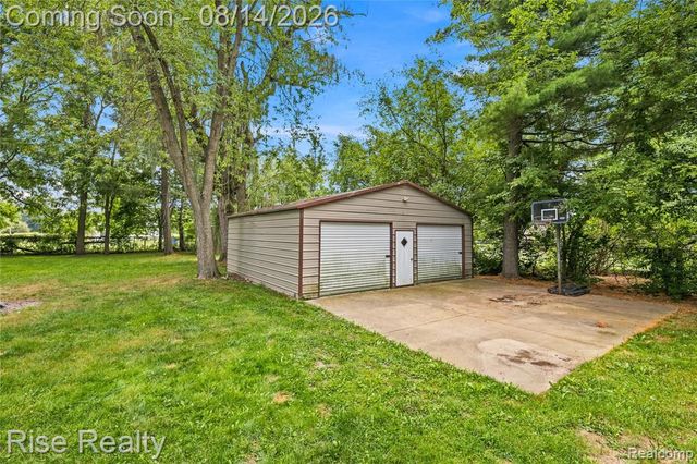 10215 W Frances Road, Flushing, MI 48433