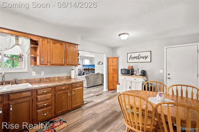10215 W Frances Road, Flushing, MI 48433