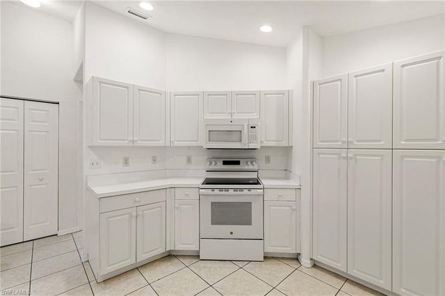12340 Notting Hill LN 23, Bonita Springs, FL 34135