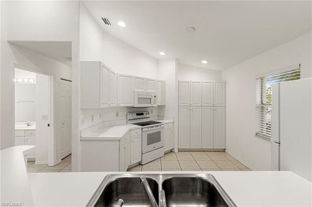 12340 Notting Hill LN 23, Bonita Springs, FL 34135