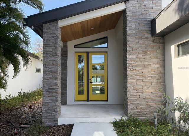 2443 WOOD STREET, Sarasota, FL 34237