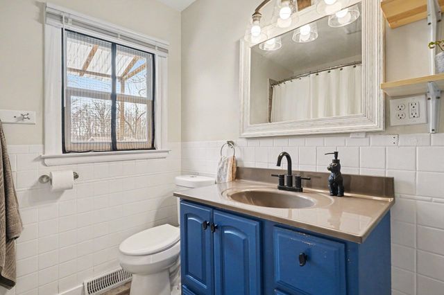 2289 Castle Avenue, Norton Shores, MI 49441