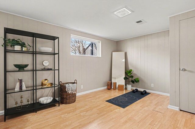 2289 Castle Avenue, Norton Shores, MI 49441