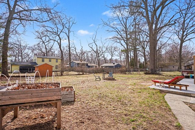 2289 Castle Avenue, Norton Shores, MI 49441