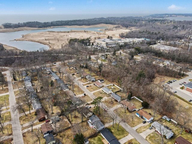 2289 Castle Avenue, Norton Shores, MI 49441