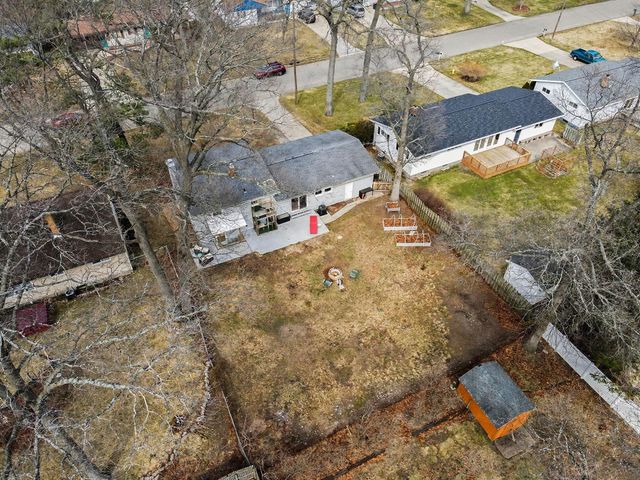 2289 Castle Avenue, Norton Shores, MI 49441