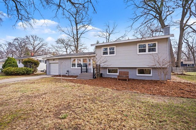 2289 Castle Avenue, Norton Shores, MI 49441