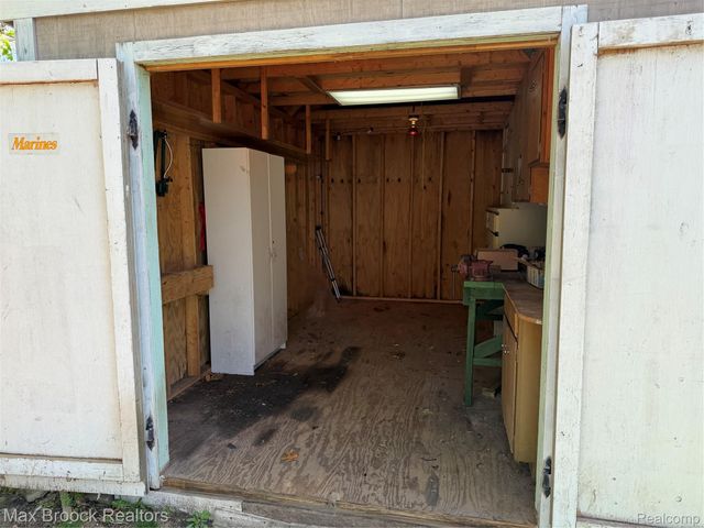 9024 MANDON Road, White Lake Charter Township, MI 48386