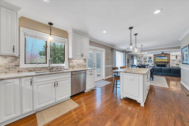 702 Marion LN, Salem, VA 24153