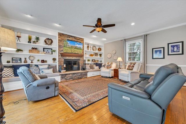 702 Marion LN, Salem, VA 24153