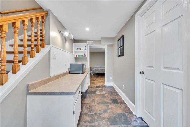 702 Marion LN, Salem, VA 24153