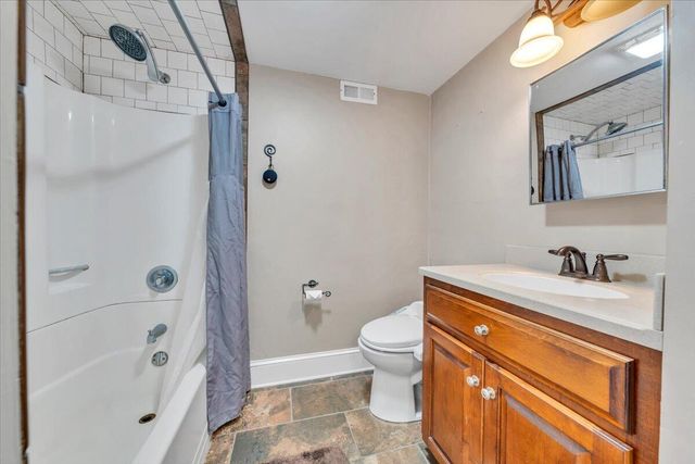 702 Marion LN, Salem, VA 24153