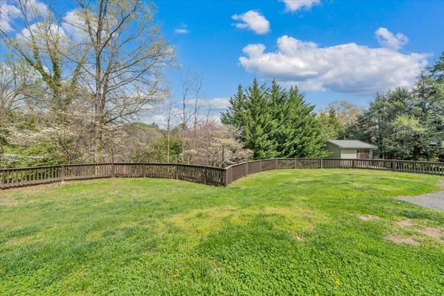 702 Marion LN, Salem, VA 24153