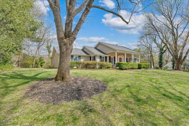 702 Marion LN, Salem, VA 24153