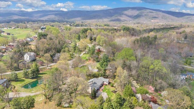 702 Marion LN, Salem, VA 24153