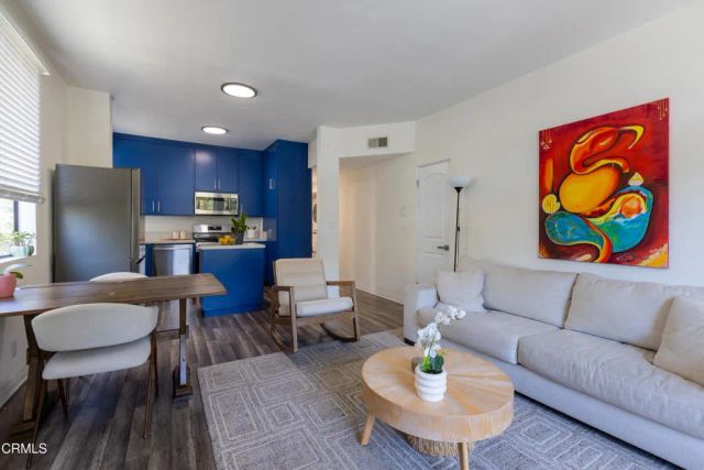 12007 Rochester Avenue 1, Los Angeles, CA 90025