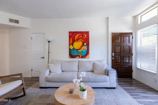 12007 Rochester Avenue 1, Los Angeles, CA 90025