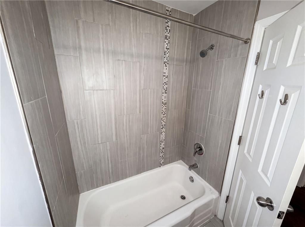 Image 13 of property listing at 2336 Nesbitt Drive NE, Atlanta, GA 30319