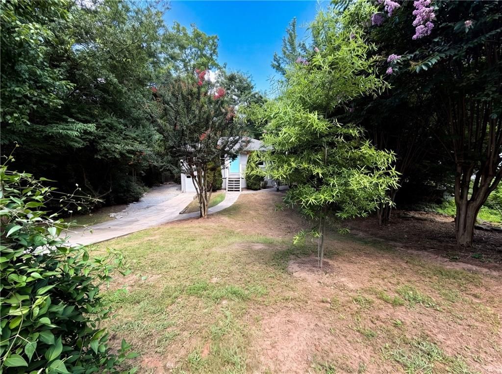 Image 19 of property listing at 2336 Nesbitt Drive NE, Atlanta, GA 30319