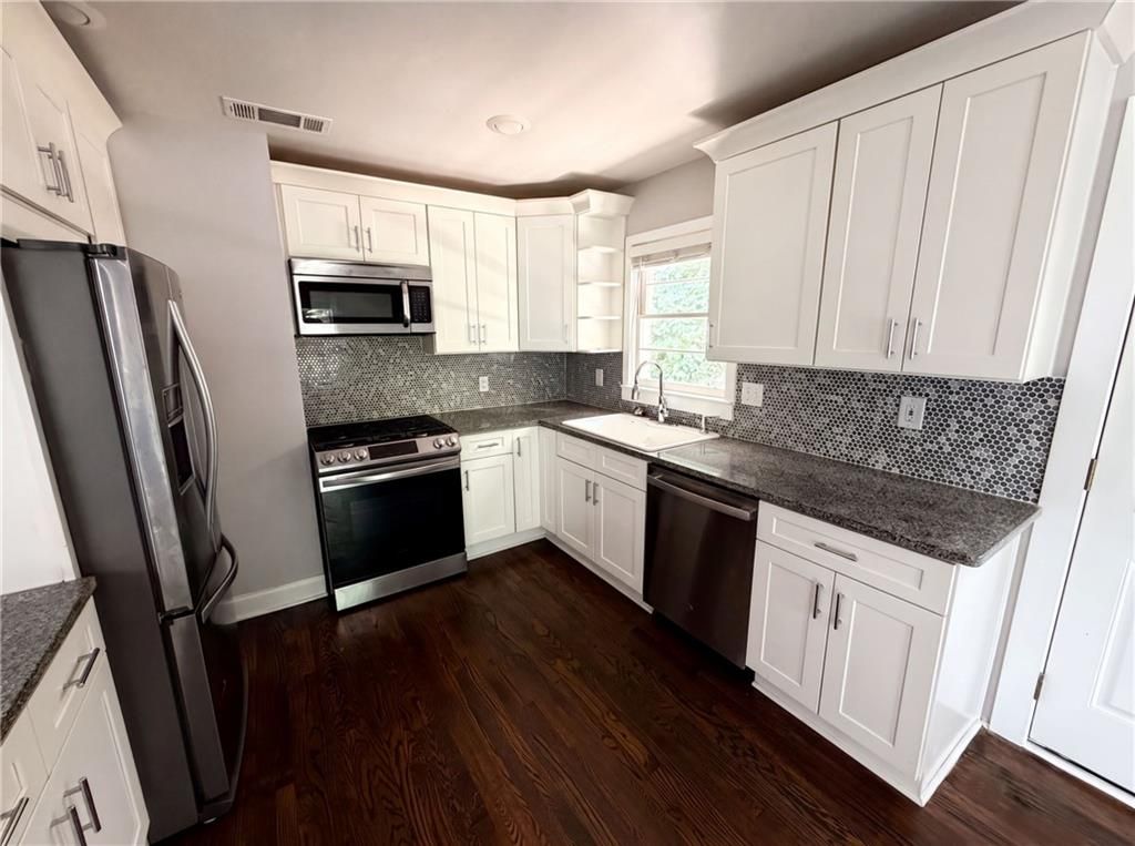 Image 2 of property listing at 2336 Nesbitt Drive NE, Atlanta, GA 30319