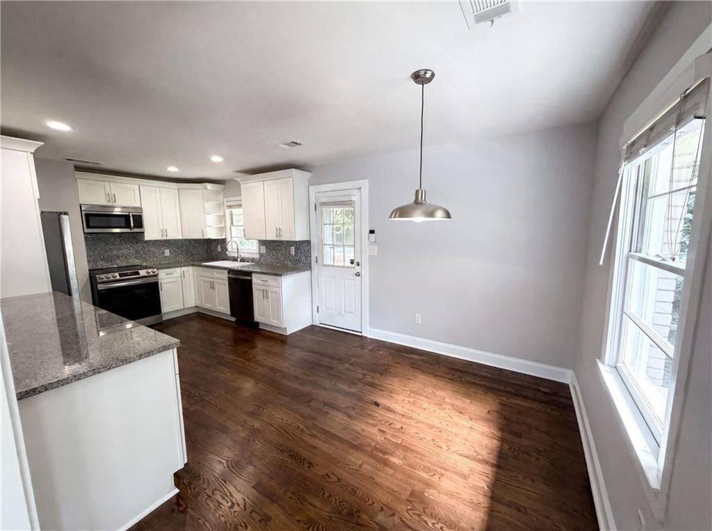 Image 6 of property listing at 2336 Nesbitt Drive NE, Atlanta, GA 30319