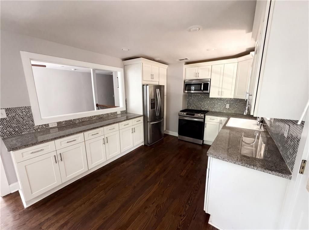 Image 7 of property listing at 2336 Nesbitt Drive NE, Atlanta, GA 30319