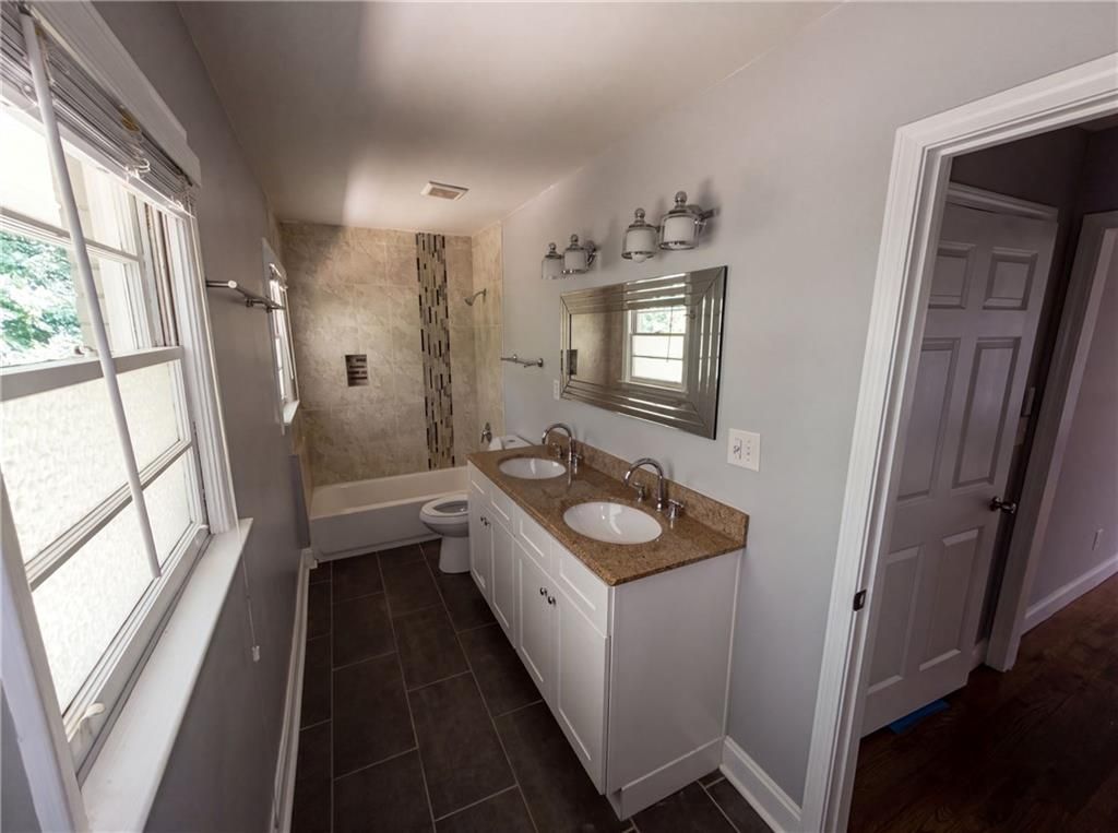 Image 9 of property listing at 2336 Nesbitt Drive NE, Atlanta, GA 30319