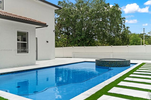 3040 SW 44th Ct, Dania Beach, FL 33312