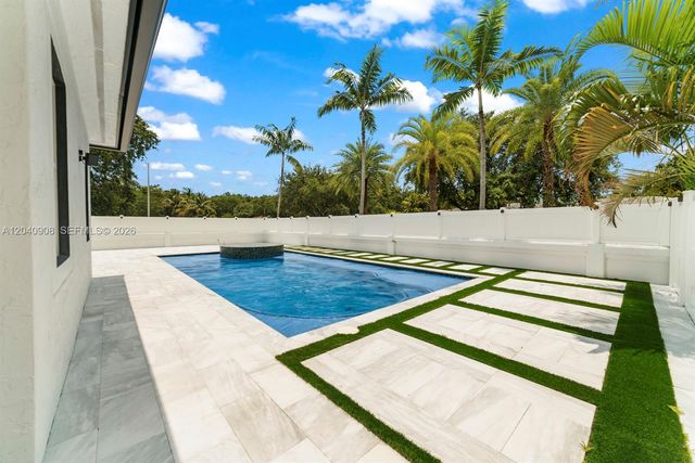 3040 SW 44th Ct, Dania Beach, FL 33312