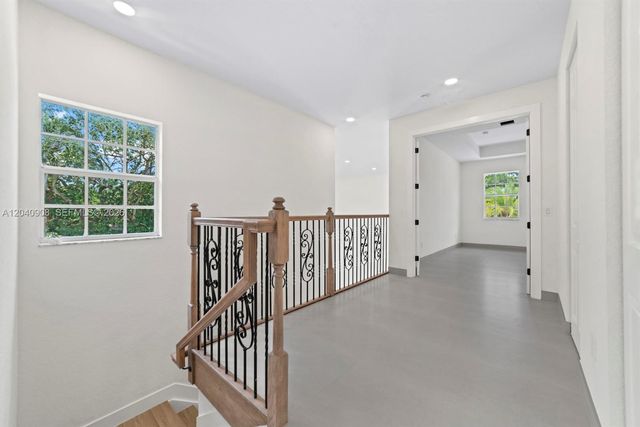 3040 SW 44th Ct, Dania Beach, FL 33312