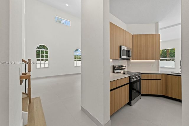3040 SW 44th Ct, Dania Beach, FL 33312