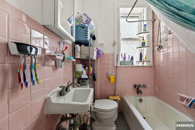 94 Center Street, Clifton, NJ 07011