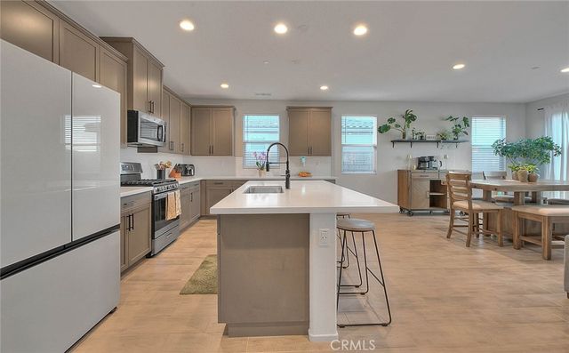11912 Olivine, Victorville, CA 92392