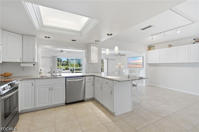 4933 Triton CT W, Cape Coral, FL 33904