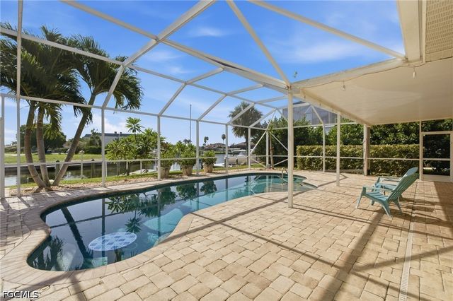 4933 Triton CT W, Cape Coral, FL 33904