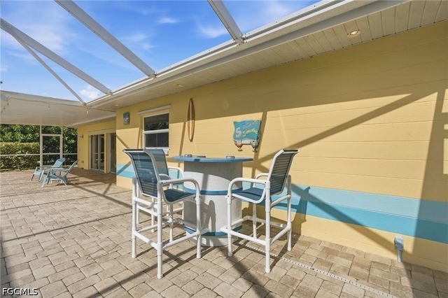 4933 Triton CT W, Cape Coral, FL 33904