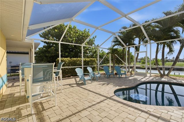 4933 Triton CT W, Cape Coral, FL 33904