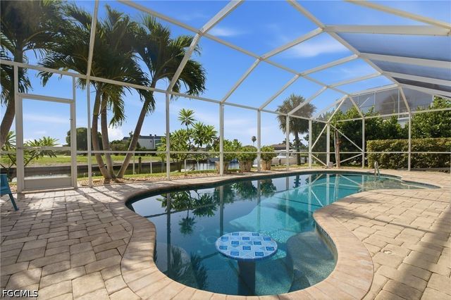 4933 Triton CT W, Cape Coral, FL 33904