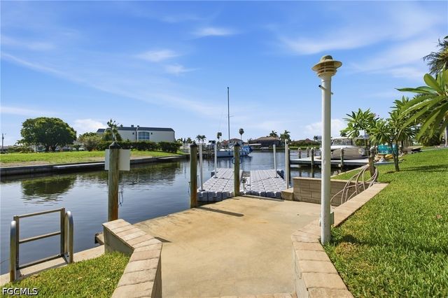 4933 Triton CT W, Cape Coral, FL 33904
