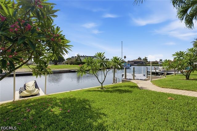 4933 Triton CT W, Cape Coral, FL 33904