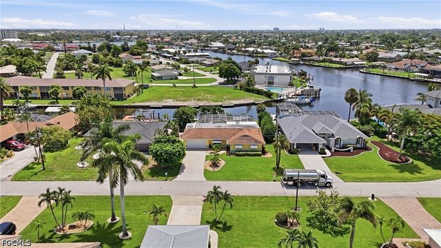 4933 Triton CT W, Cape Coral, FL 33904
