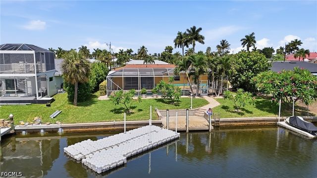 4933 Triton CT W, Cape Coral, FL 33904